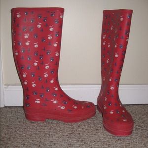 American Eagle Cherry rain boots