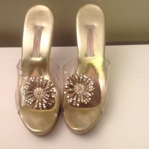 Betsy Johnson Gold heels