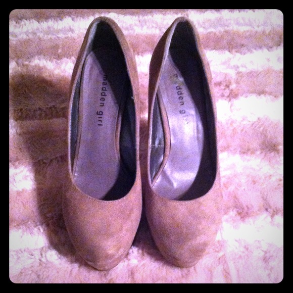madden girl  Shoes - ❌bundled❌Taupe heels!