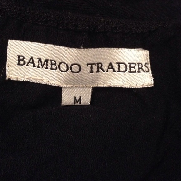 ⭐️⭐️SOLD⭐️⭐️Black halter top - Picture 4 of 4