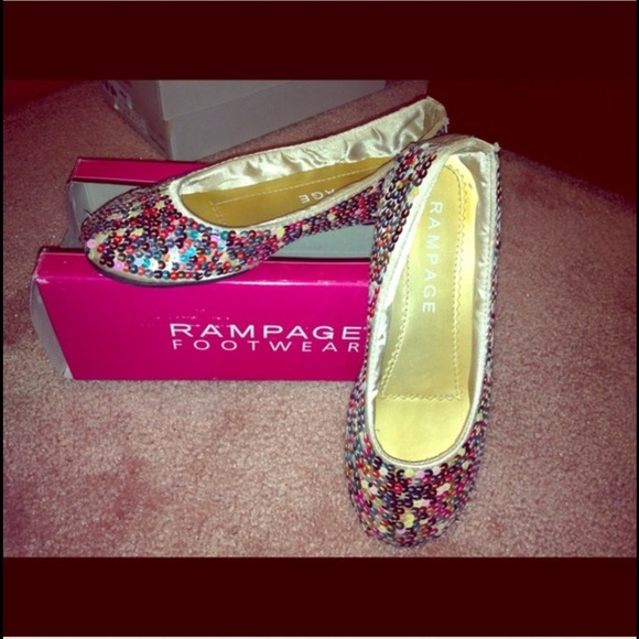 NEW! Sequin flats by Rampage. Size 6.