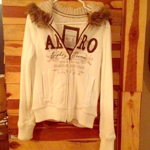 Marked down $$ Thick Aeropostale hoodie
