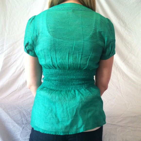 Green Top - Picture 2 of 3