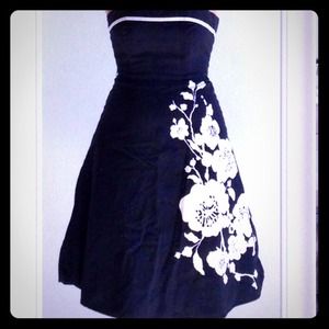 Chic strapless dress