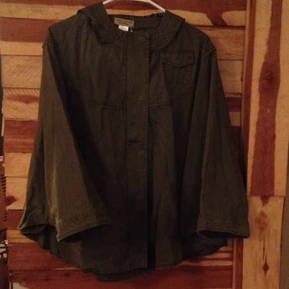 Hunter green cape w/ hood
