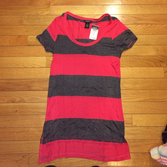 Rue 21 tee
