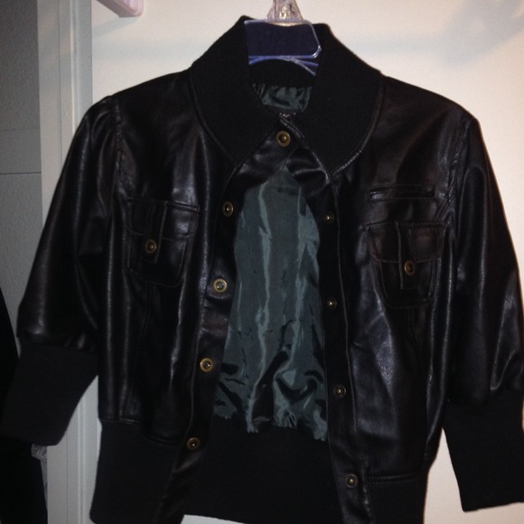 🎀Gently used black Wet Seal crop jacket! 🎀 - Picture 4 of 4