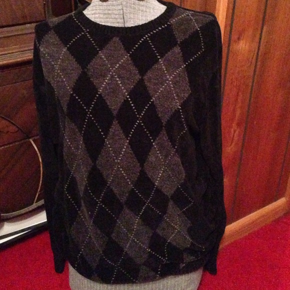 SOLD Men's argyle sweater