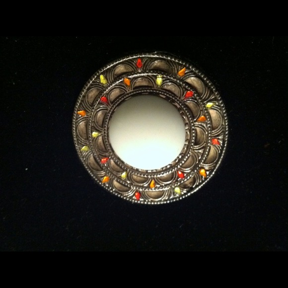 Bindi or bellydance adornment
