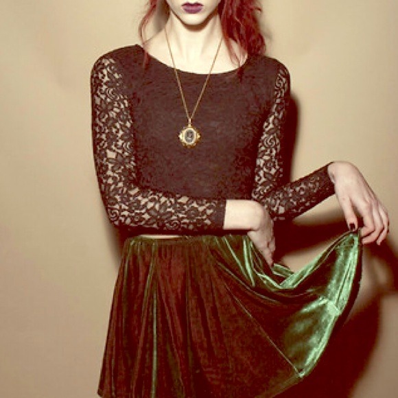 SOLD!!! LF M black long sleeve lace crop top.