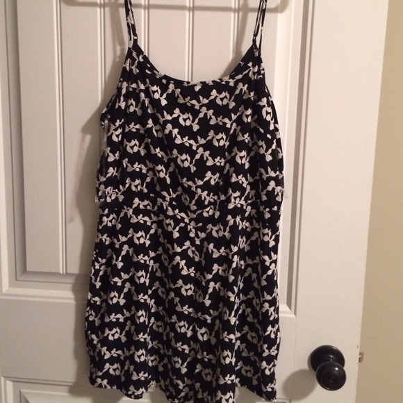 Printed romper with keyhole back