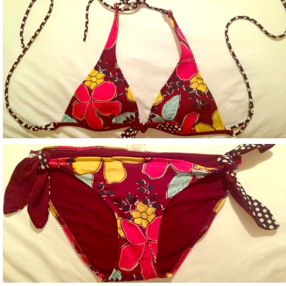 💥REDUCED!Hollister bathing suit bikini! Floral 🌸