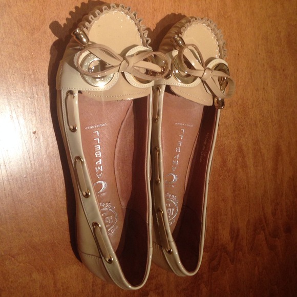 Flats - Picture 2 of 3