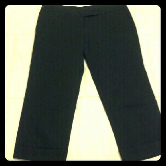 Black capri