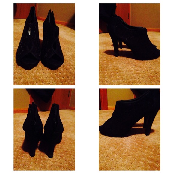 Black heels! Only worn once!! - Picture 1 of 1