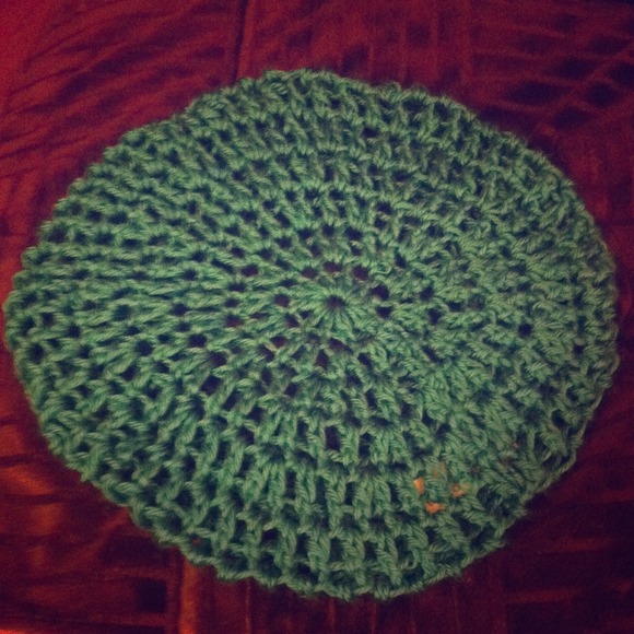 ✋RESERVED❗️✋turquoise blue handmade crochet beret
