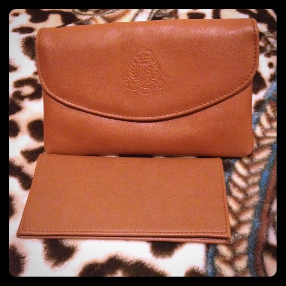 Really nice brown leather wallet !!