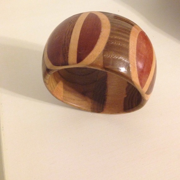 Wooded bracelet