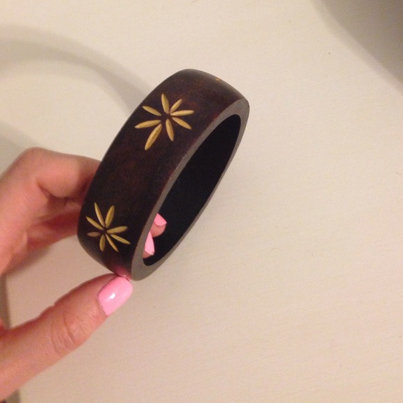 Wooded bracket - Picture 2 of 4