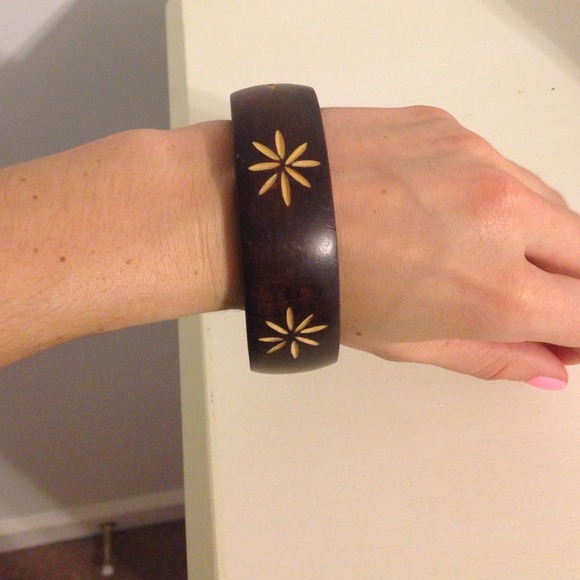 Wooded bracket - Picture 3 of 4