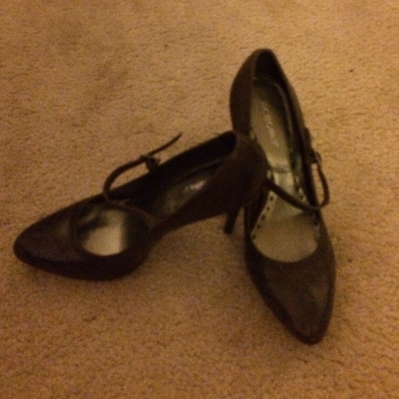 Shoes- - Picture 4 of 4