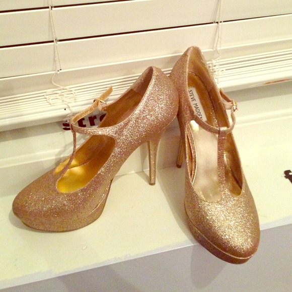 Sparkly Gold Steve Madden Pumps