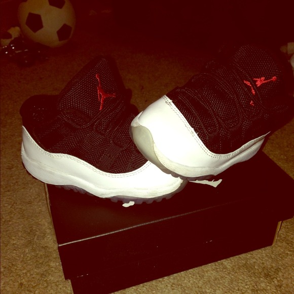 👀On Hold for  jrmommy14 👀 Retro Jordan xi low 6c