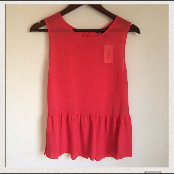 🔴SOLD🔴 @vinted Adorable coral peplum top