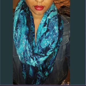 Express infinity Scarf