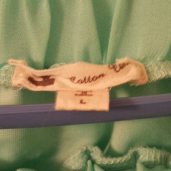 ❌Sold❌ Mint high low skirt - Picture 2 of 3