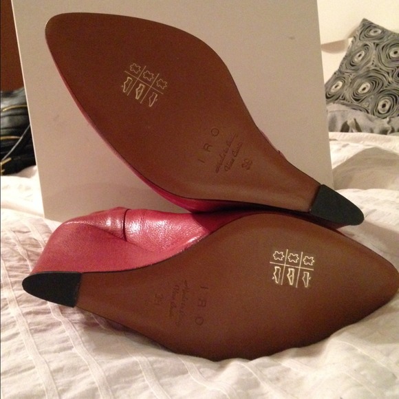 *SOLD* HP👑💕 NWT IRO Red Leather Wedges - Picture 3 of 3