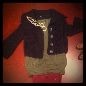 Black chunky 3/4 sleeve cropped cardigan