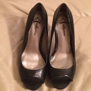 FERGIE PEEP TOE HEELS