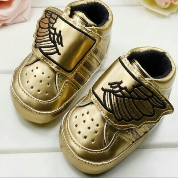 Infant/Toddlers unique Angel  Wing Shoe