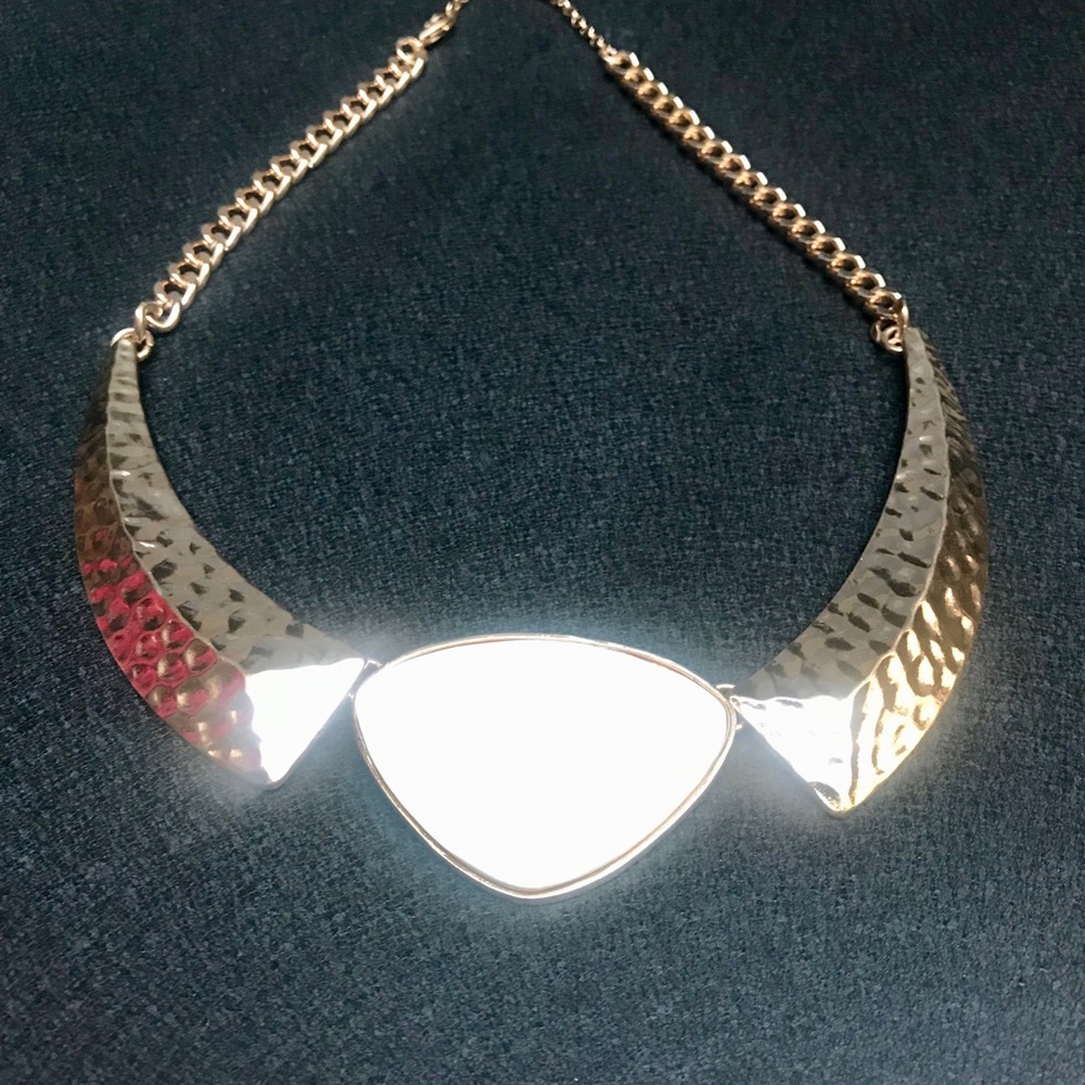 White and gold hammered choker necklace