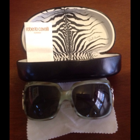 🎉HOST PICK🎉 ROBERTO CAVALLI ADRASTO SUNGLASSES! - Picture 2 of 4