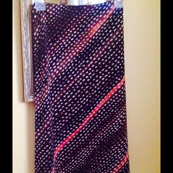 Beautiful skirt. - Picture 2 of 2