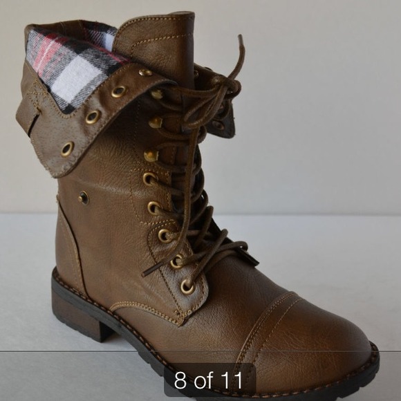 Brand New Women's SZ 9 Foldable Combat Boots..