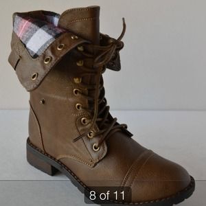 Brand New Women's SZ 9 Foldable Combat Boots..