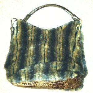 Fur shoulder purse