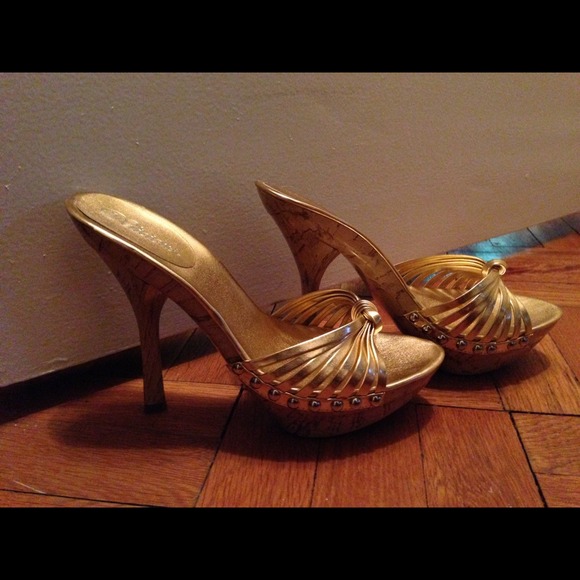 Woman's Shoes
