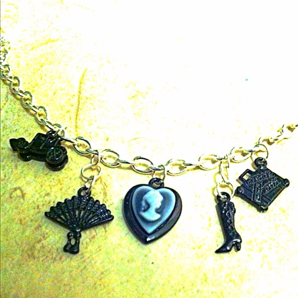 SOLD---- Vintage Inspired Toggle Bracelet - Picture 3 of 4