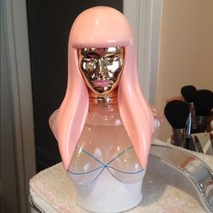 Nicki Minaj Perfume. Pink Friday