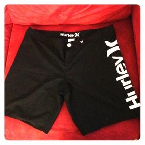 Woman's black Hurley board shorts 🏄