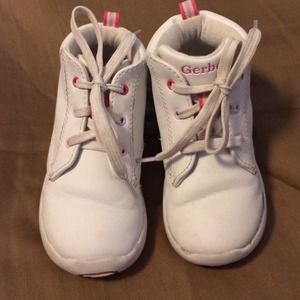 Gerber baby walking shoes