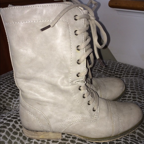 Aldo Size 7 grey boots