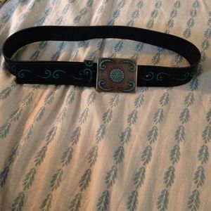 Turquoise/black belt