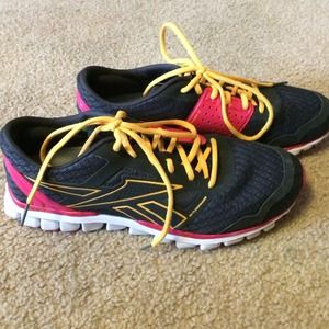 Women's reebok shoes