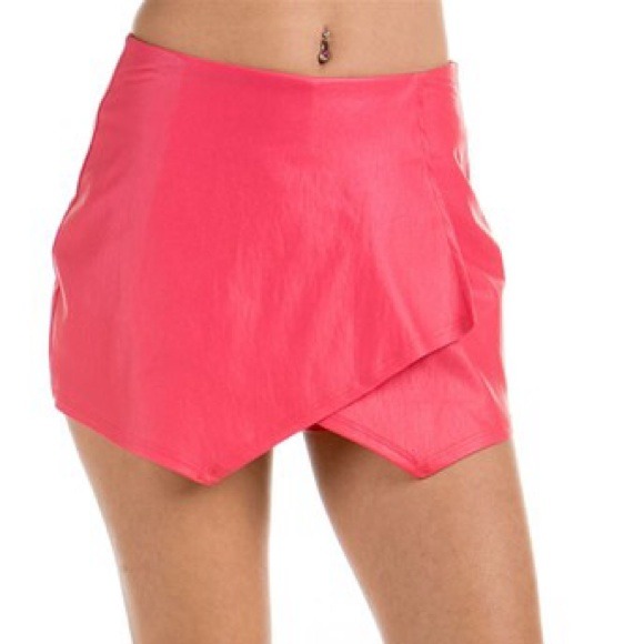 Host pick 💕 Asymmetrical Skort - Picture 2 of 4