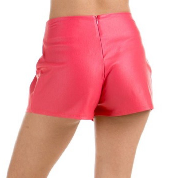 Host pick 💕 Asymmetrical Skort - Picture 3 of 4